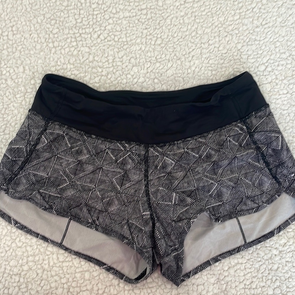 Black and White Lulu Lemon shorts- size 6